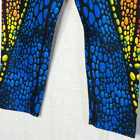 InkNBurn‎ Chameleon Print Crop Leggings Size 0 Blue Red Yellow Orange Capri - Picture 4 of 9